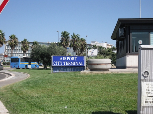 Lecce, disagi all'Airport city terminal