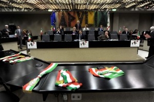 Proteste dei sindaci in Consiglio regionale su riordino ospedaliero:...